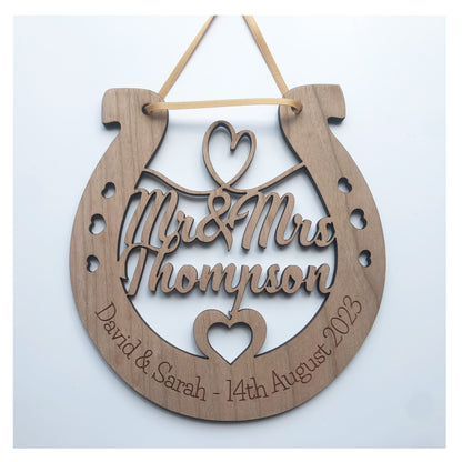 Mr & Mrs Personalised Wooden Wedding Lucky Horseshoe Plaque Gift For Bride And Groom