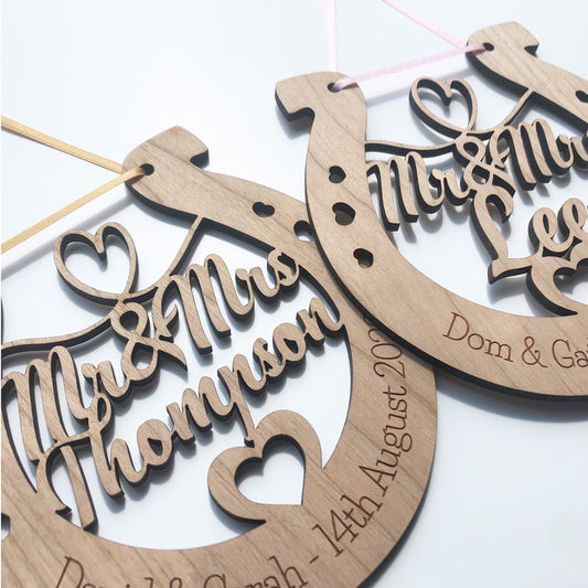 Mr & Mrs Personalised Wooden Wedding Lucky Horseshoe Plaque Gift For Bride And Groom